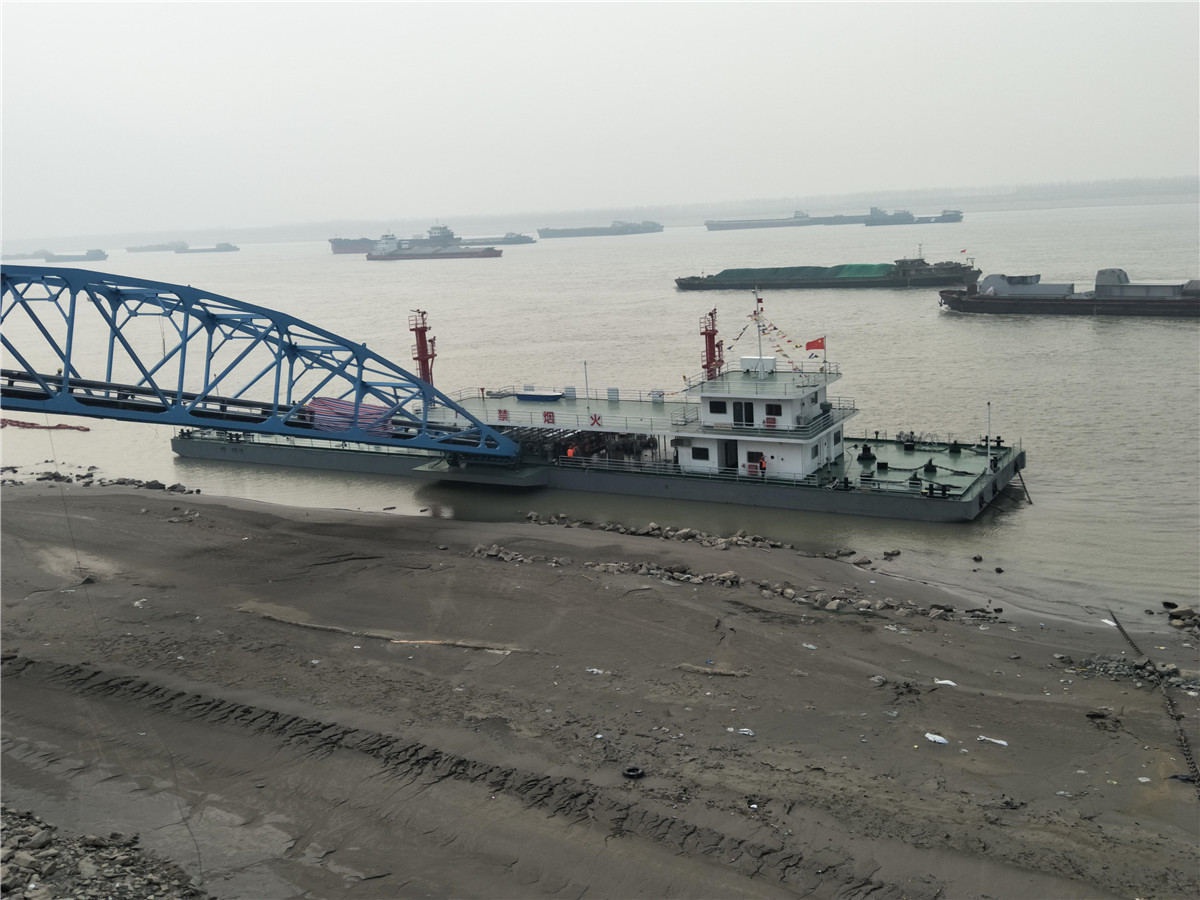 岳陽70、90米油化船2